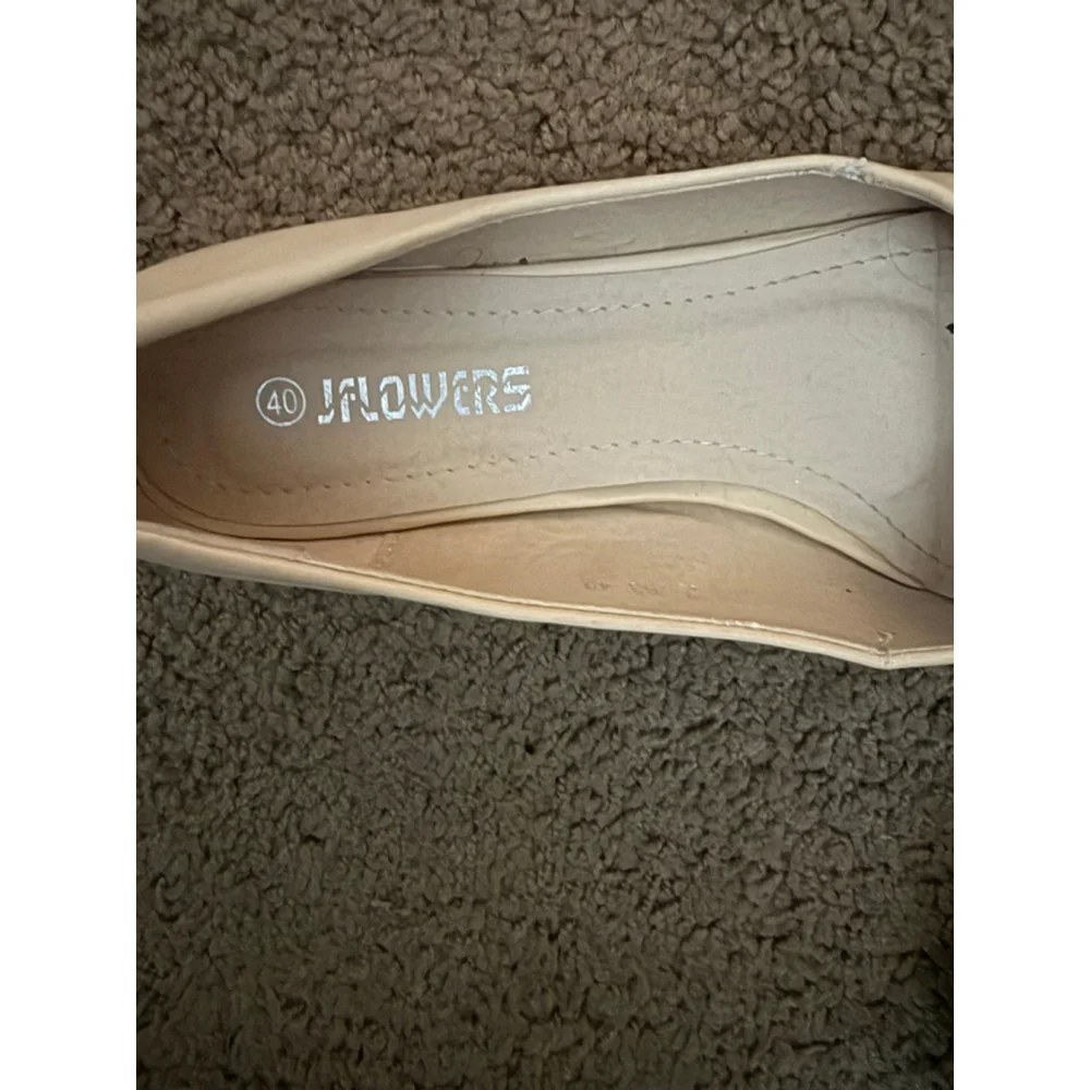 Women's JFLOWERS Beige Flats & Loafers Size 10 with Gold Accents